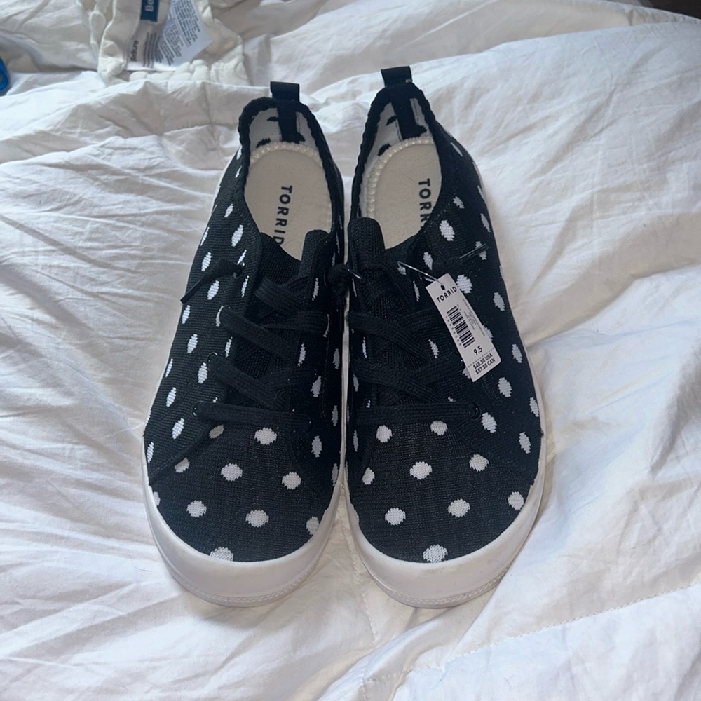 NWT 🔖 Torrid 9.5 Wide Black and White Polka Dot Slip On Sneakers